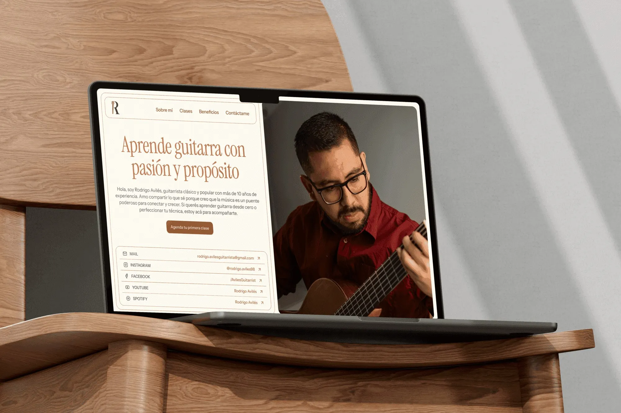 Guitar Lessons: A personal brand built to turn visitors into students